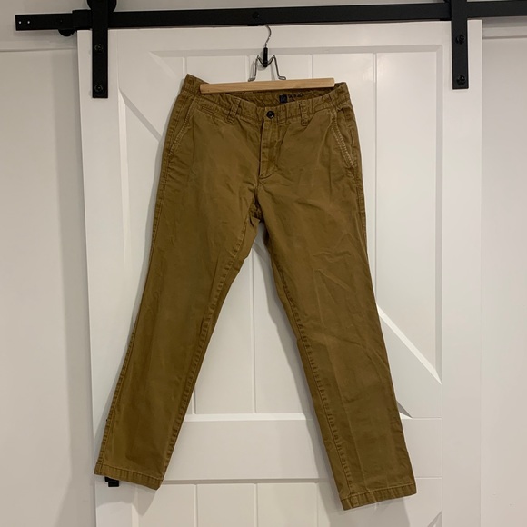 Men Gap Slim Fit khakis (30x30) - Picture 1 of 3